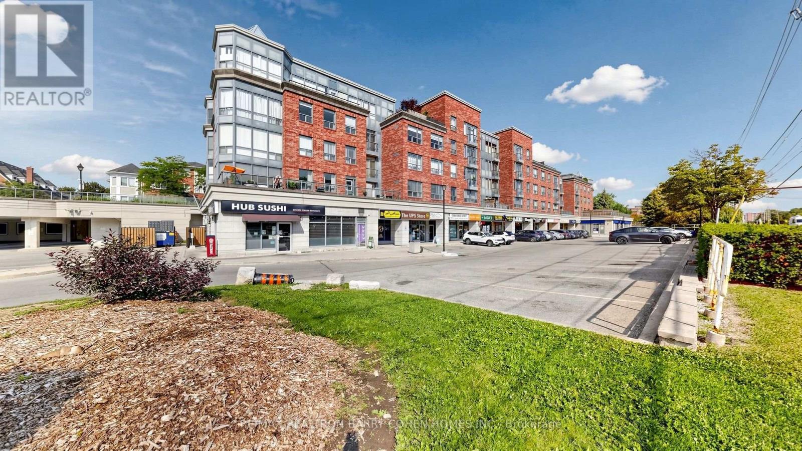 #308 7398 YONGE STREET - 2