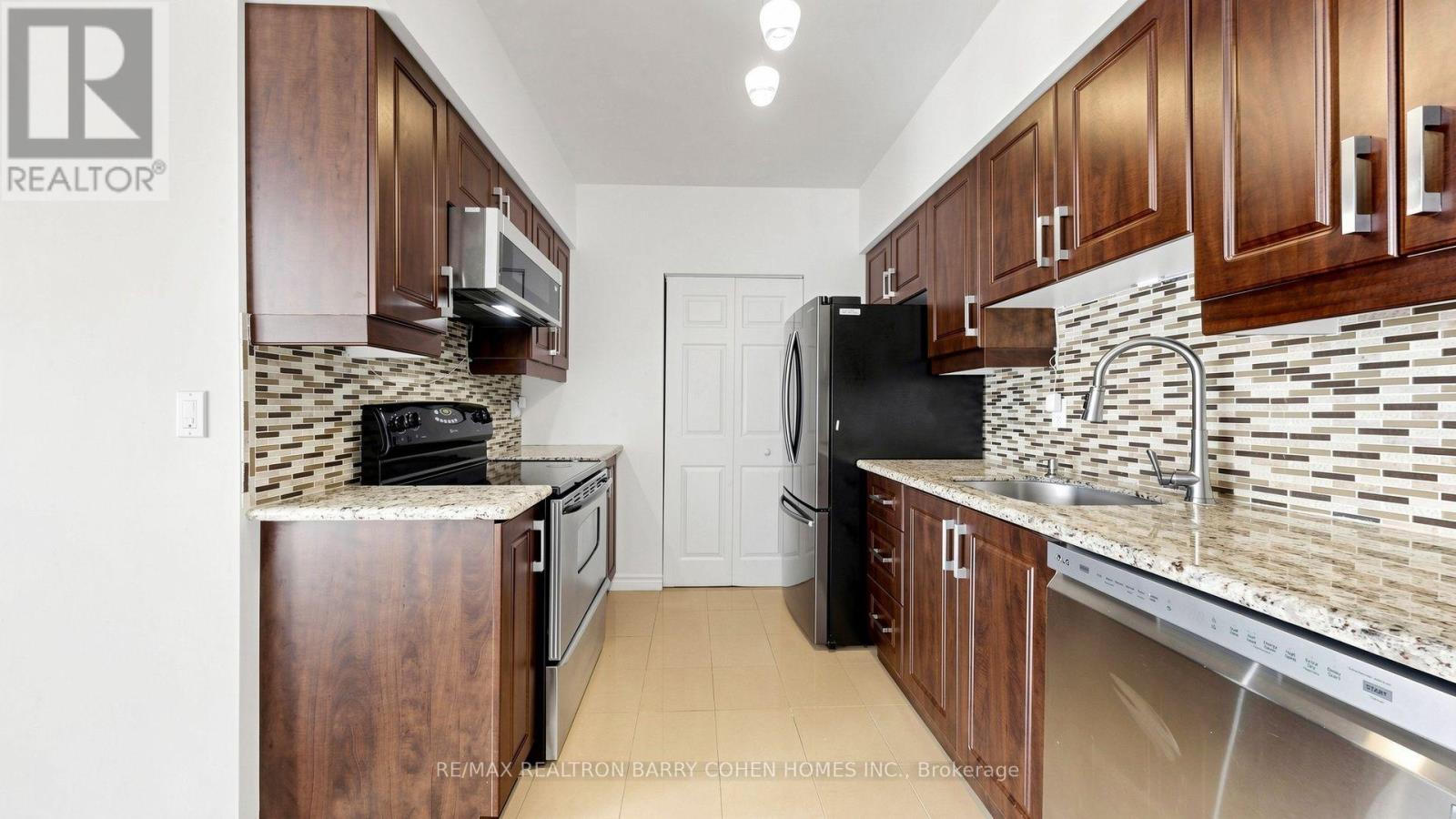 #308 7398 YONGE STREET - 23