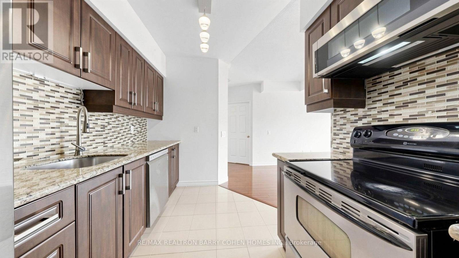 #308 7398 YONGE STREET - 24
