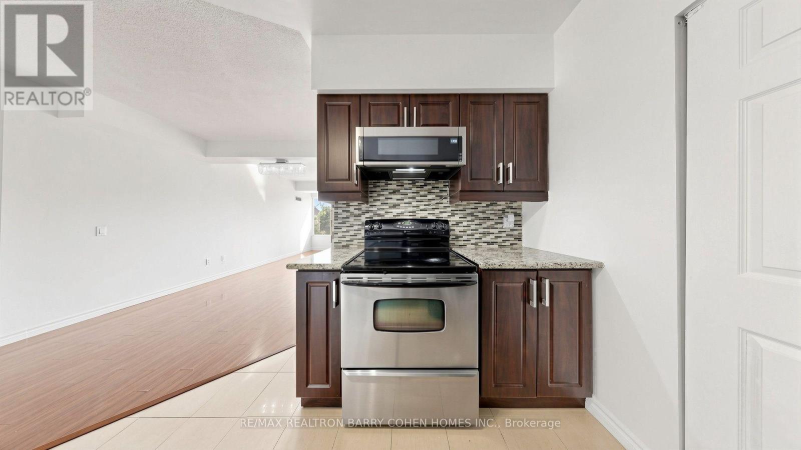 #308 7398 YONGE STREET - 25