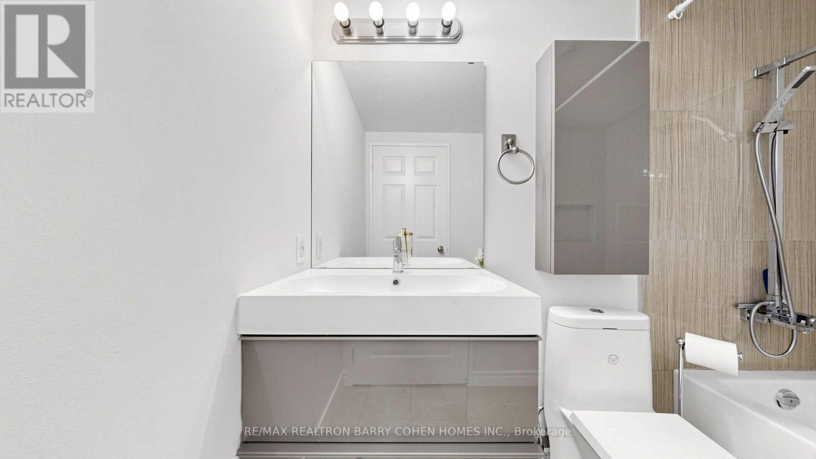 #308 7398 YONGE STREET - 32