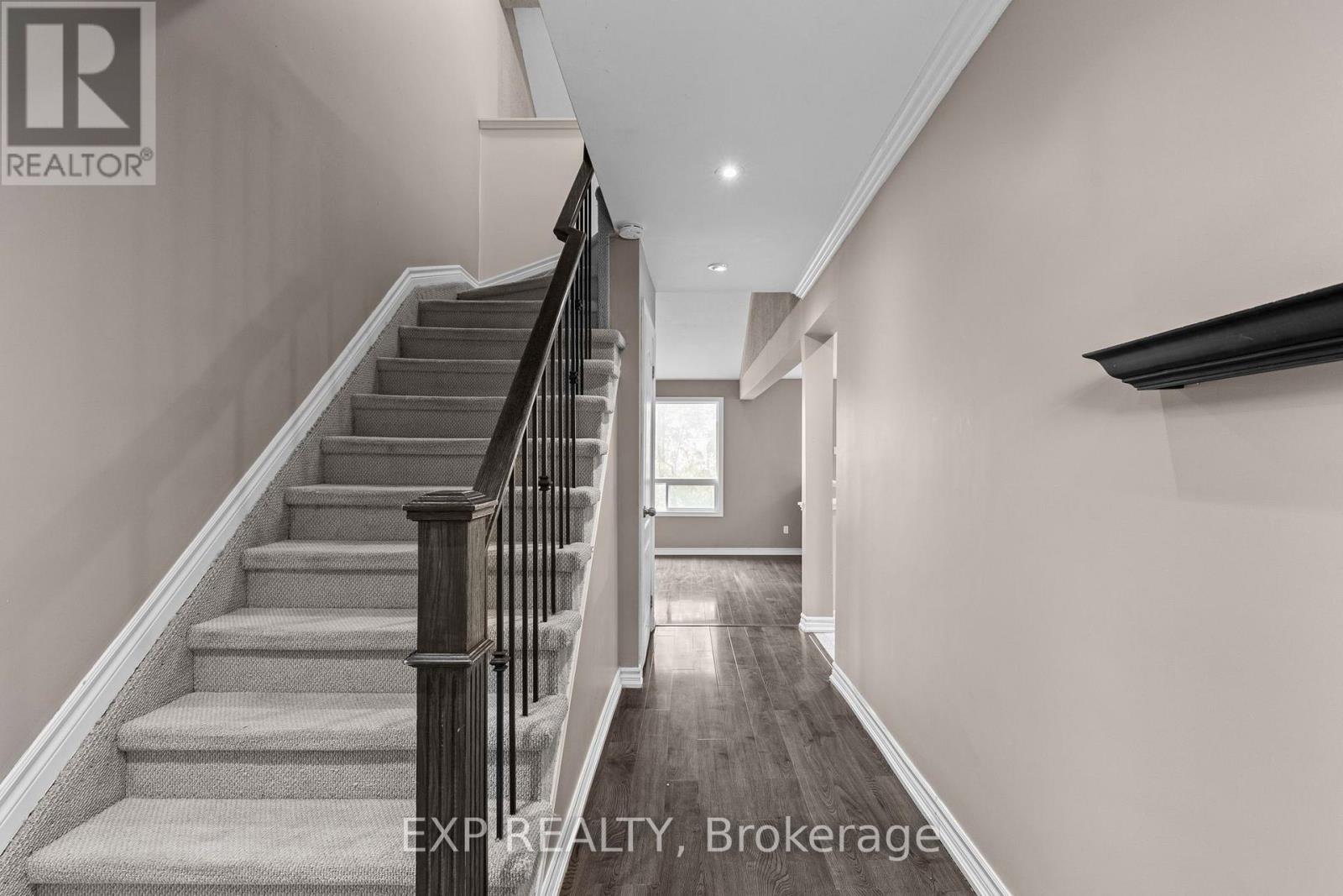 #12 12 Lankin Boulevard, Orillia, Ontario, L3V6T1, Orillia, Ontario — photo 4 of 5