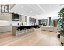 4pc Bathroom - 421 29 Avenue Ne, Calgary, AB T2E2C6 Photo 7
