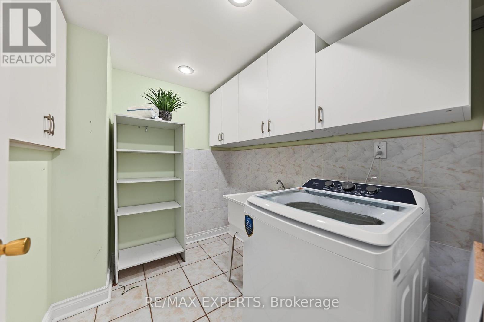 52 WESTCHESTER BOULEVARD - Image 36