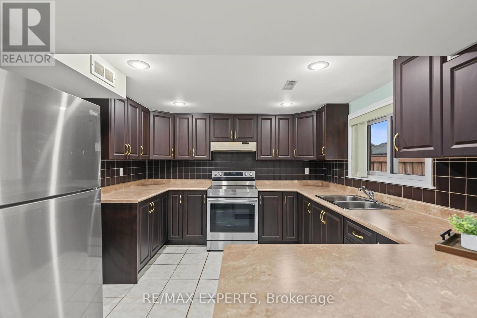 52 WESTCHESTER BOULEVARD - 39