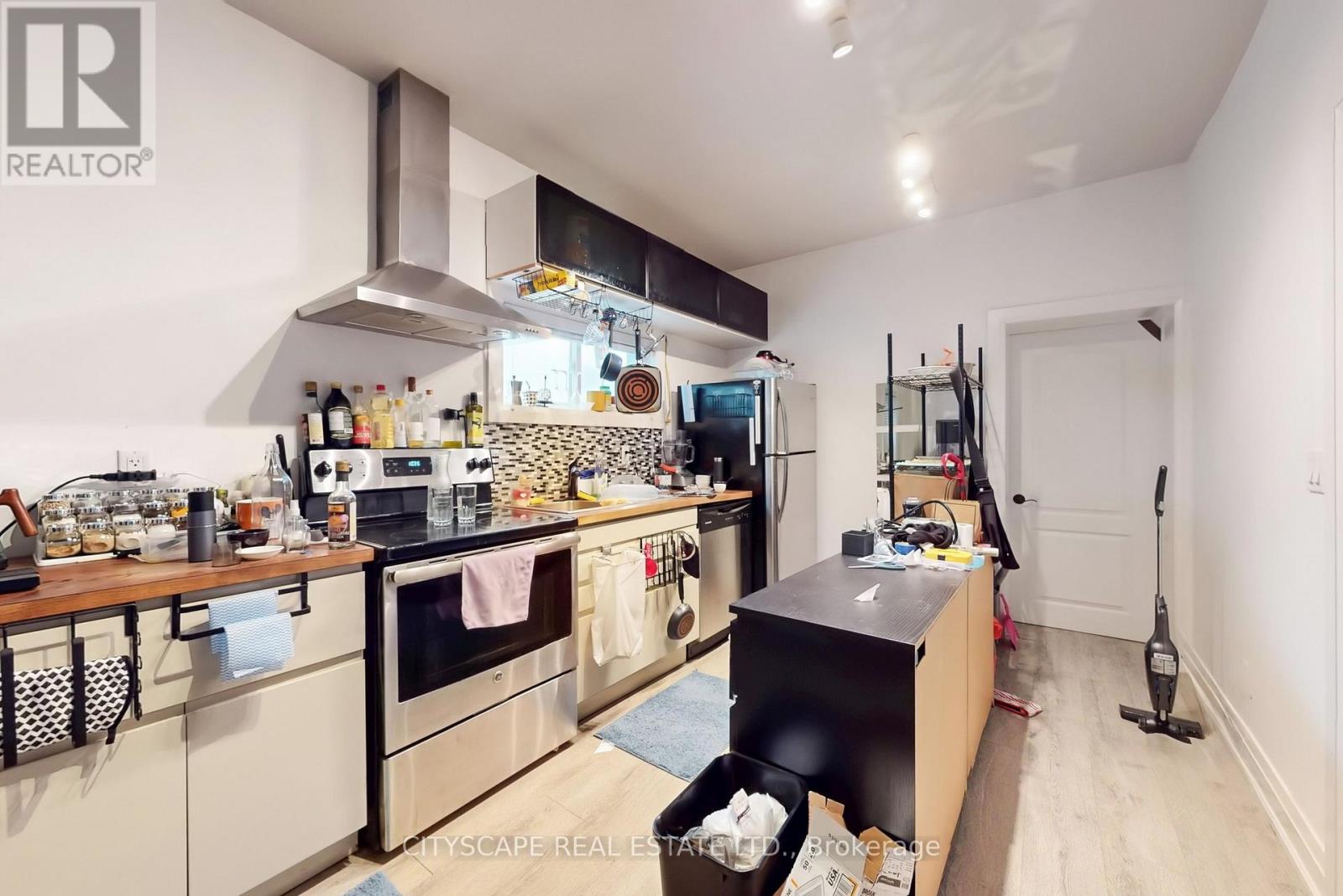 467 KEELE STREET - 19
