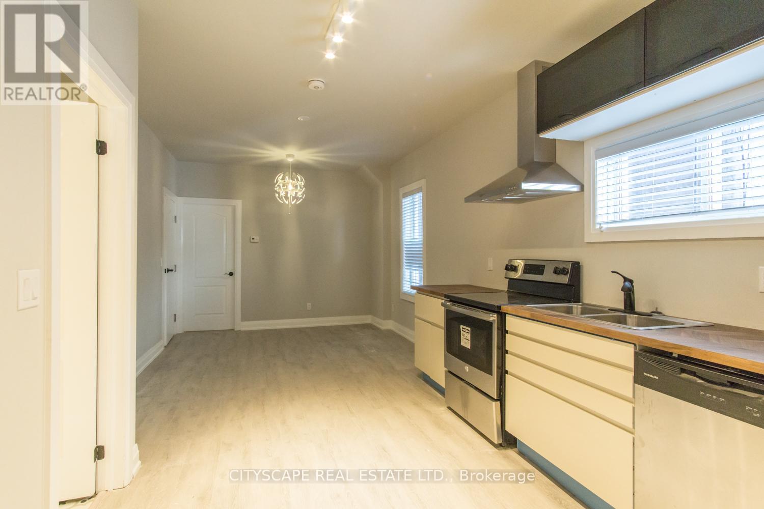 467 KEELE STREET - 24