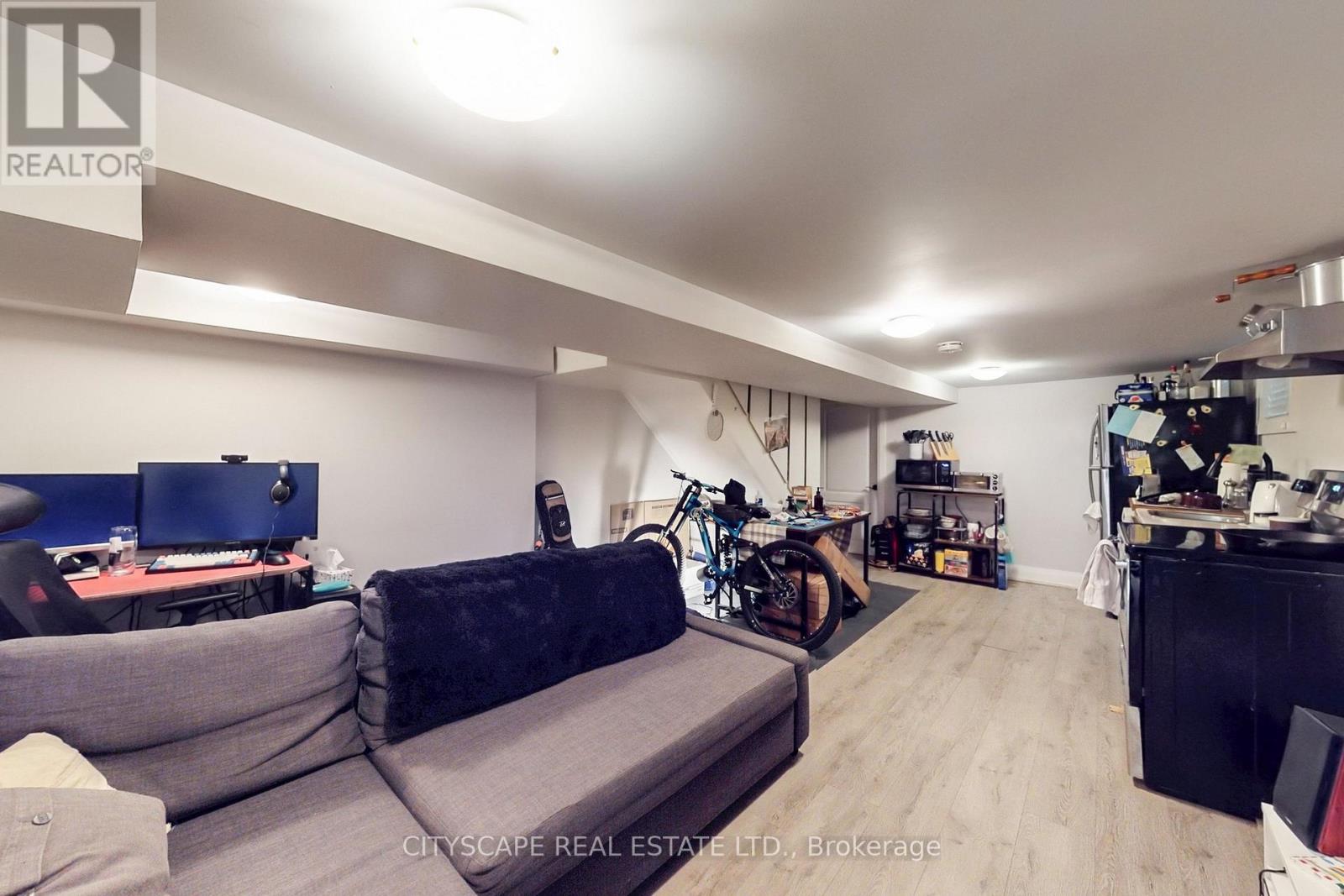 467 KEELE STREET - 27