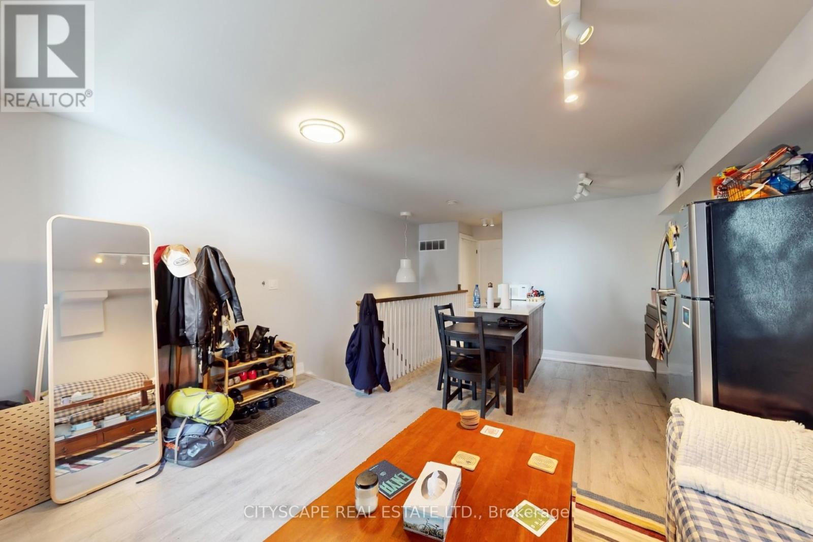 467 KEELE STREET - 3