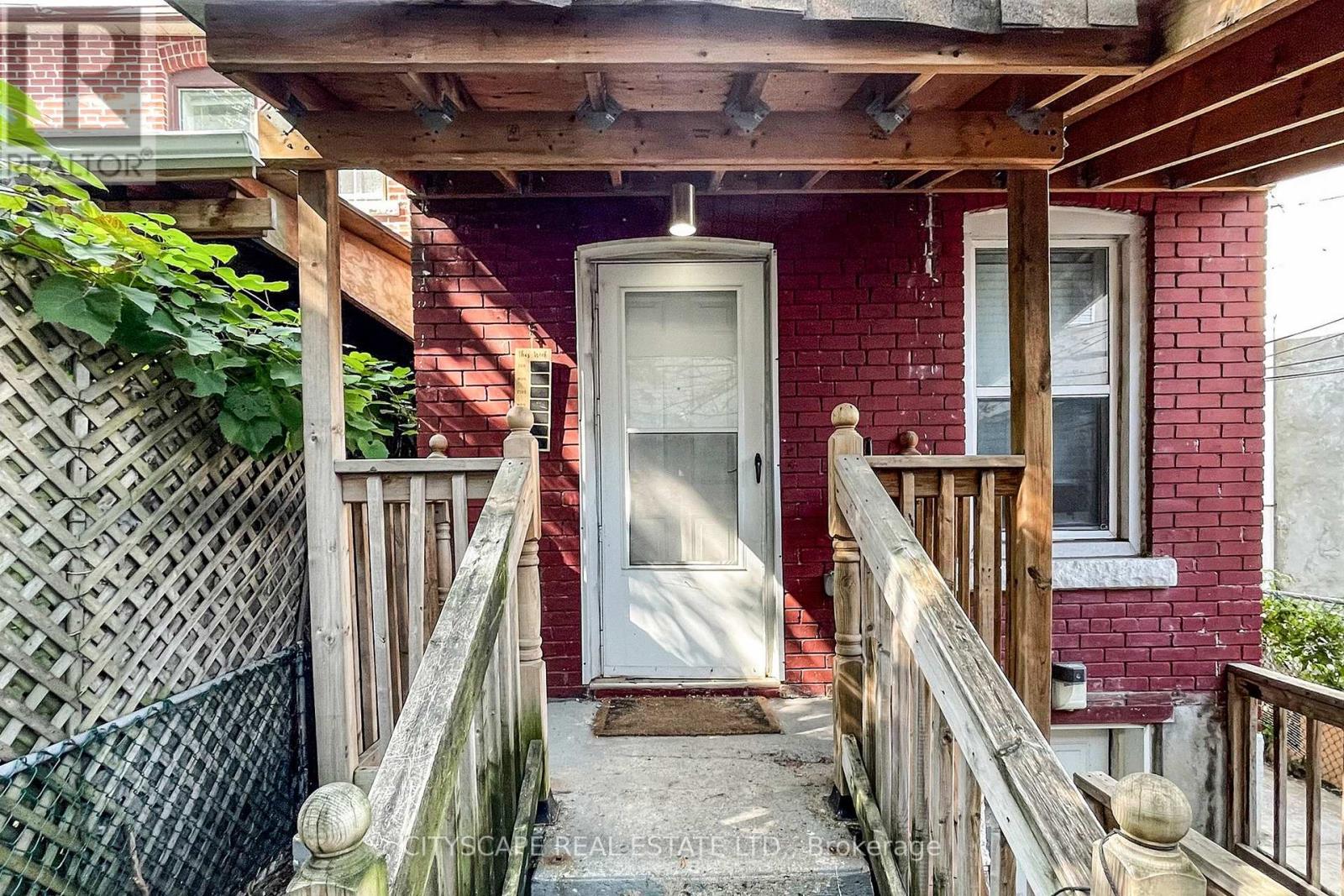 467 KEELE STREET - 35