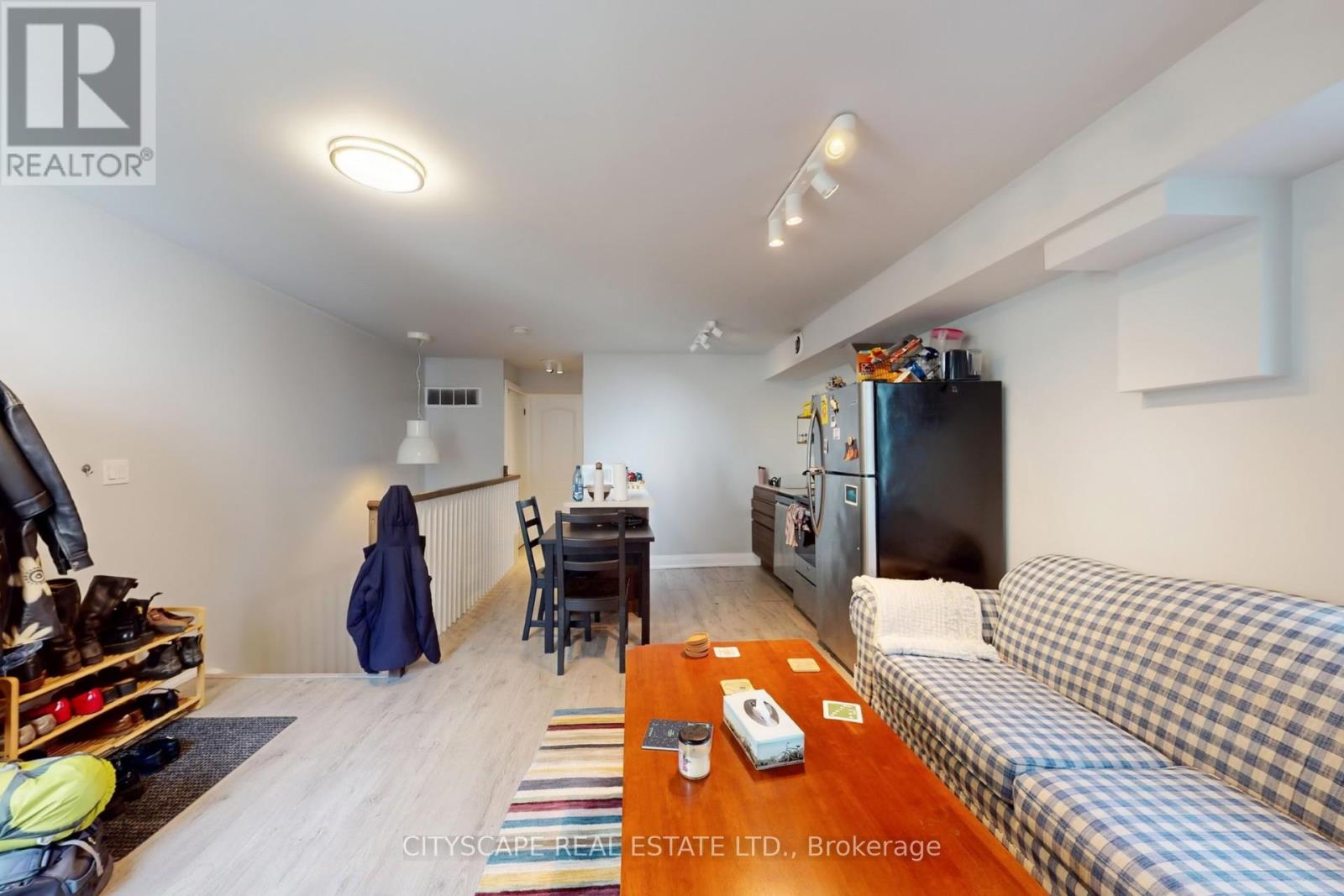 467 KEELE STREET - 4