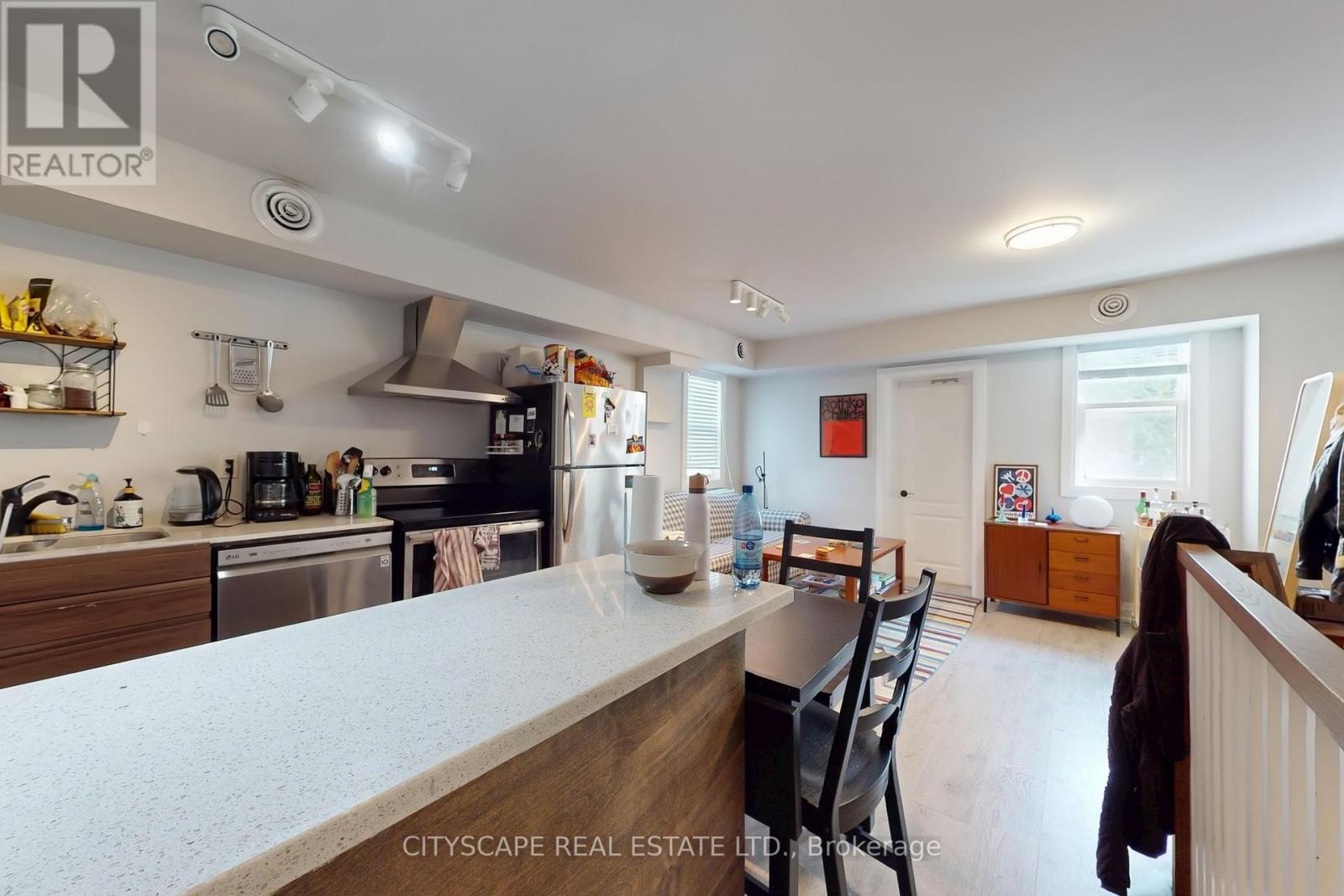 467 KEELE STREET - 5