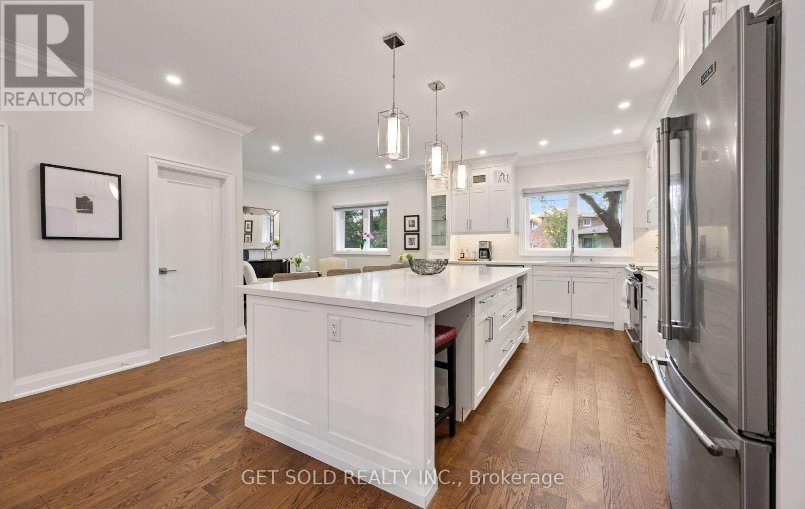8 HACKMORE AVENUE - 10