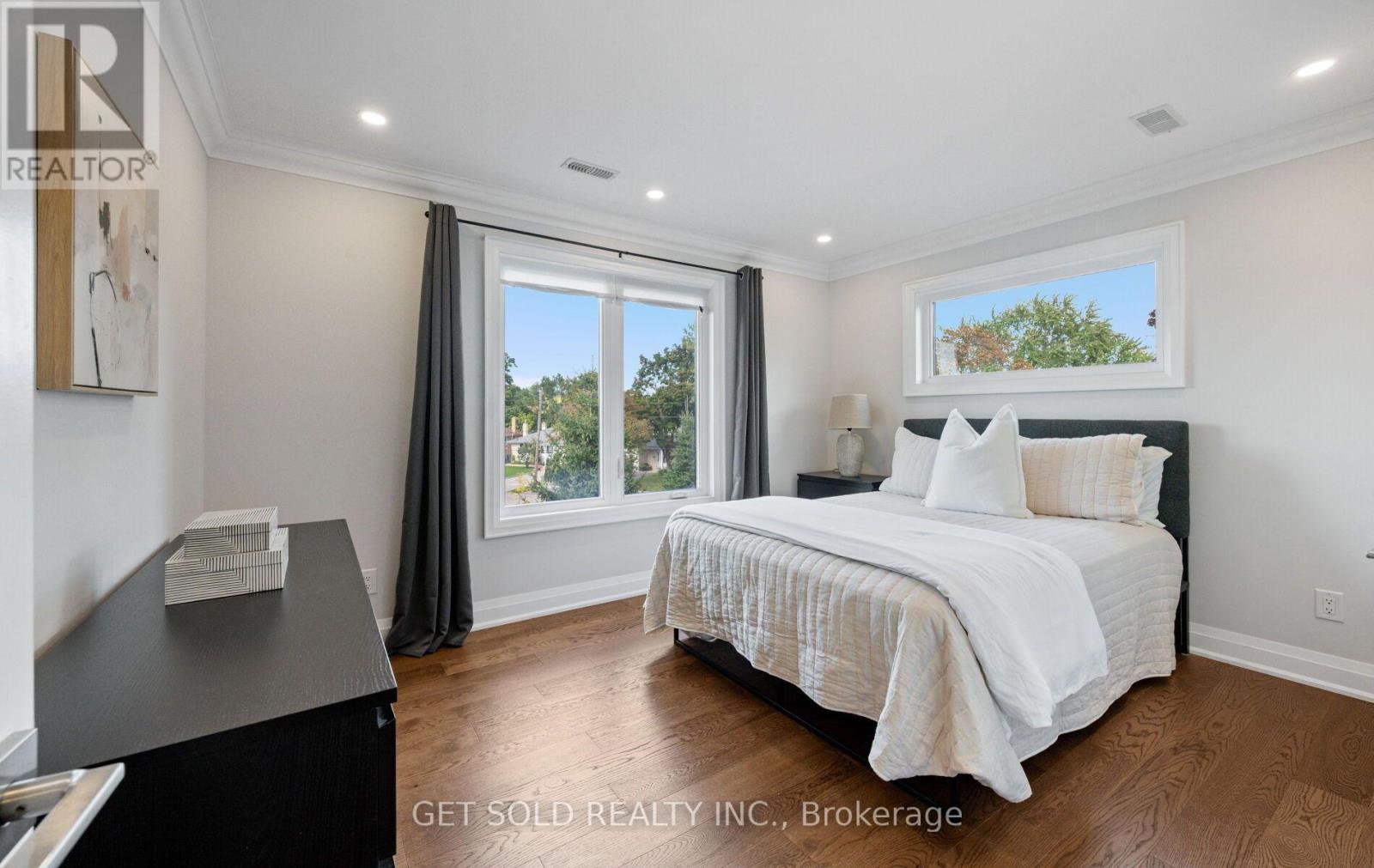 8 HACKMORE AVENUE - 20