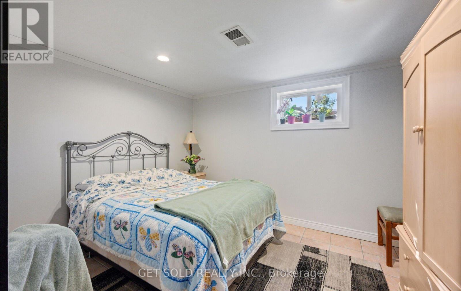 8 HACKMORE AVENUE - 30