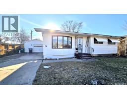 Family room - 19 O'neil Crescent, Saskatoon, SK S7N1W7 Photo 6