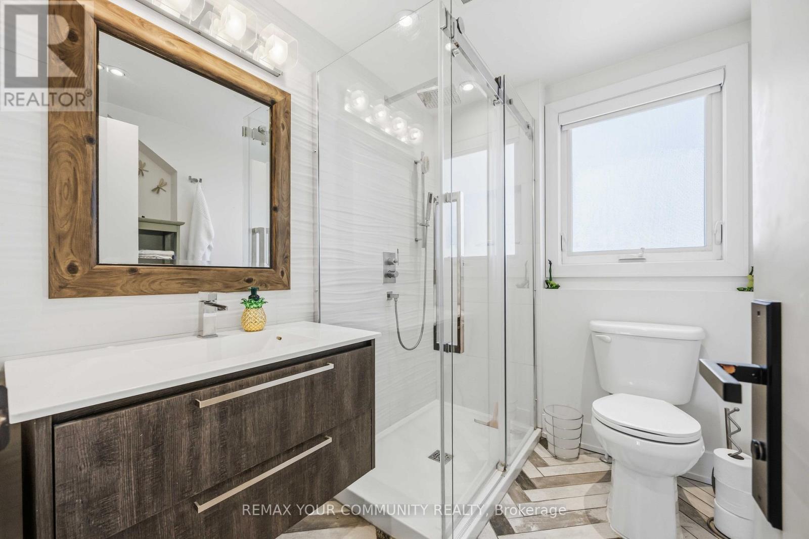 34 WALWYN AVENUE - 24
