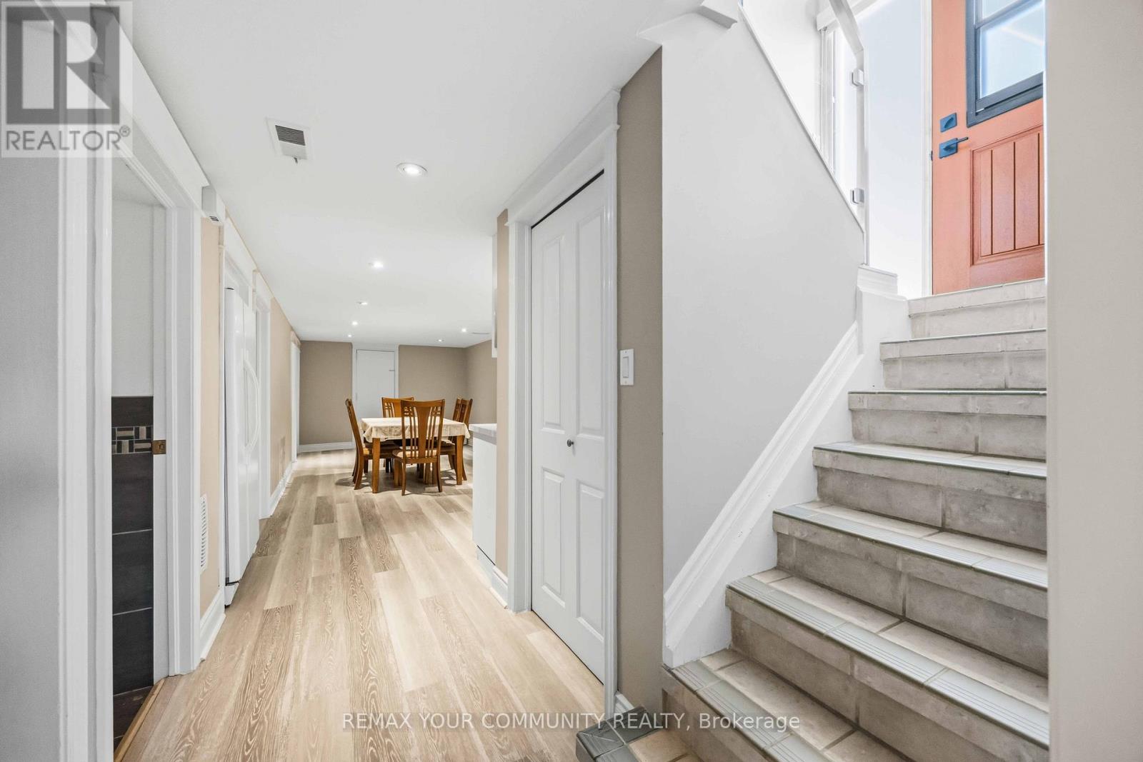 34 WALWYN AVENUE - 27