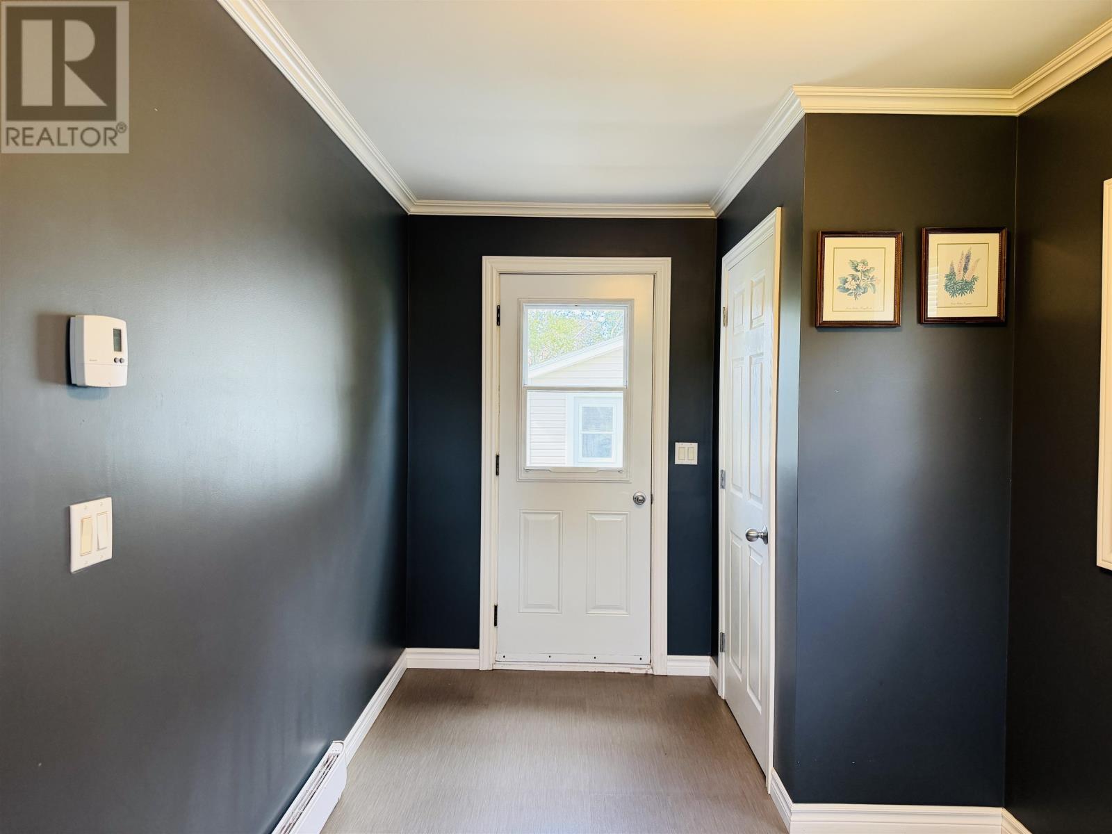 424 MACINTYRE Avenue - 3