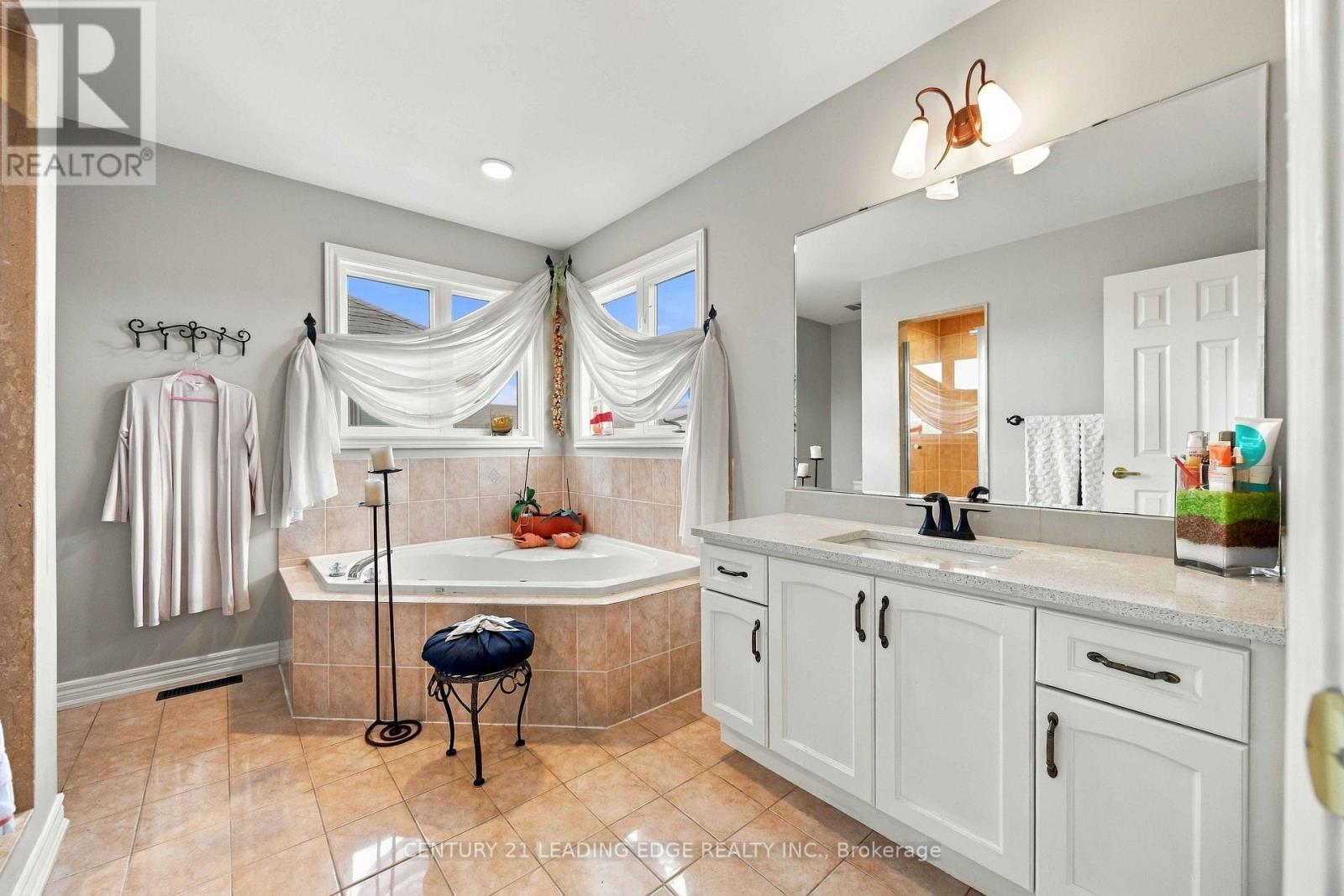 156 LANDSDOWN CRESCENT - Image 40