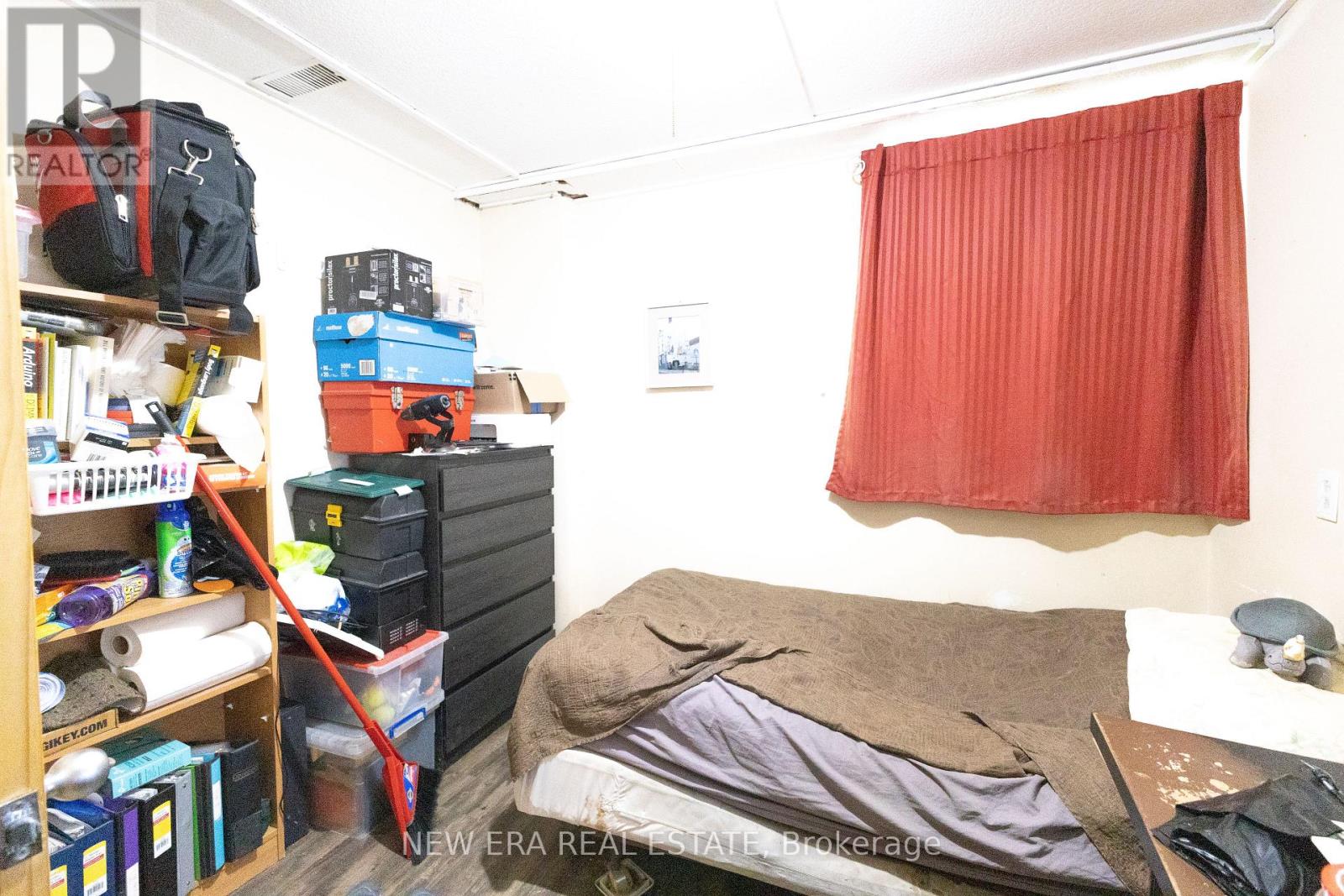 58 AMHERST DRIVE - 17