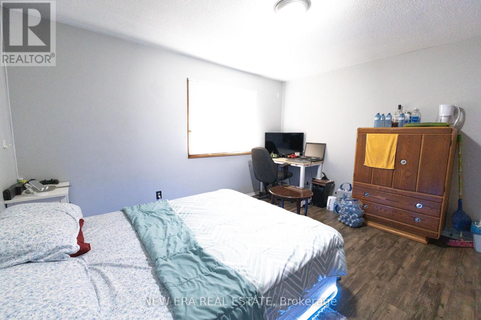 58 AMHERST DRIVE - 19