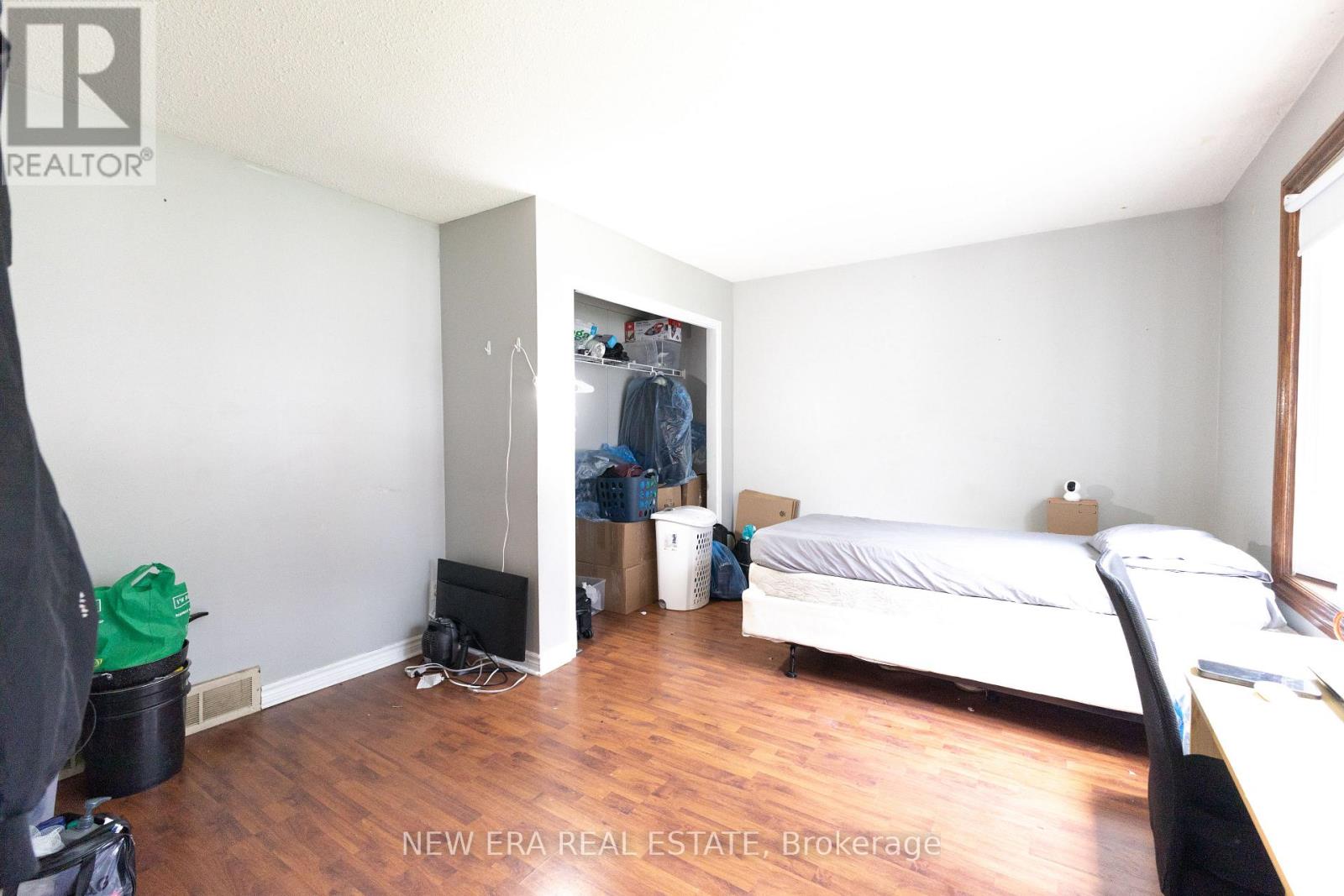 58 AMHERST DRIVE - 23