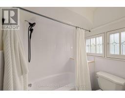 Bathroom - 94 Briscoe Street E, London South, ON N6C1X2 Photo 11