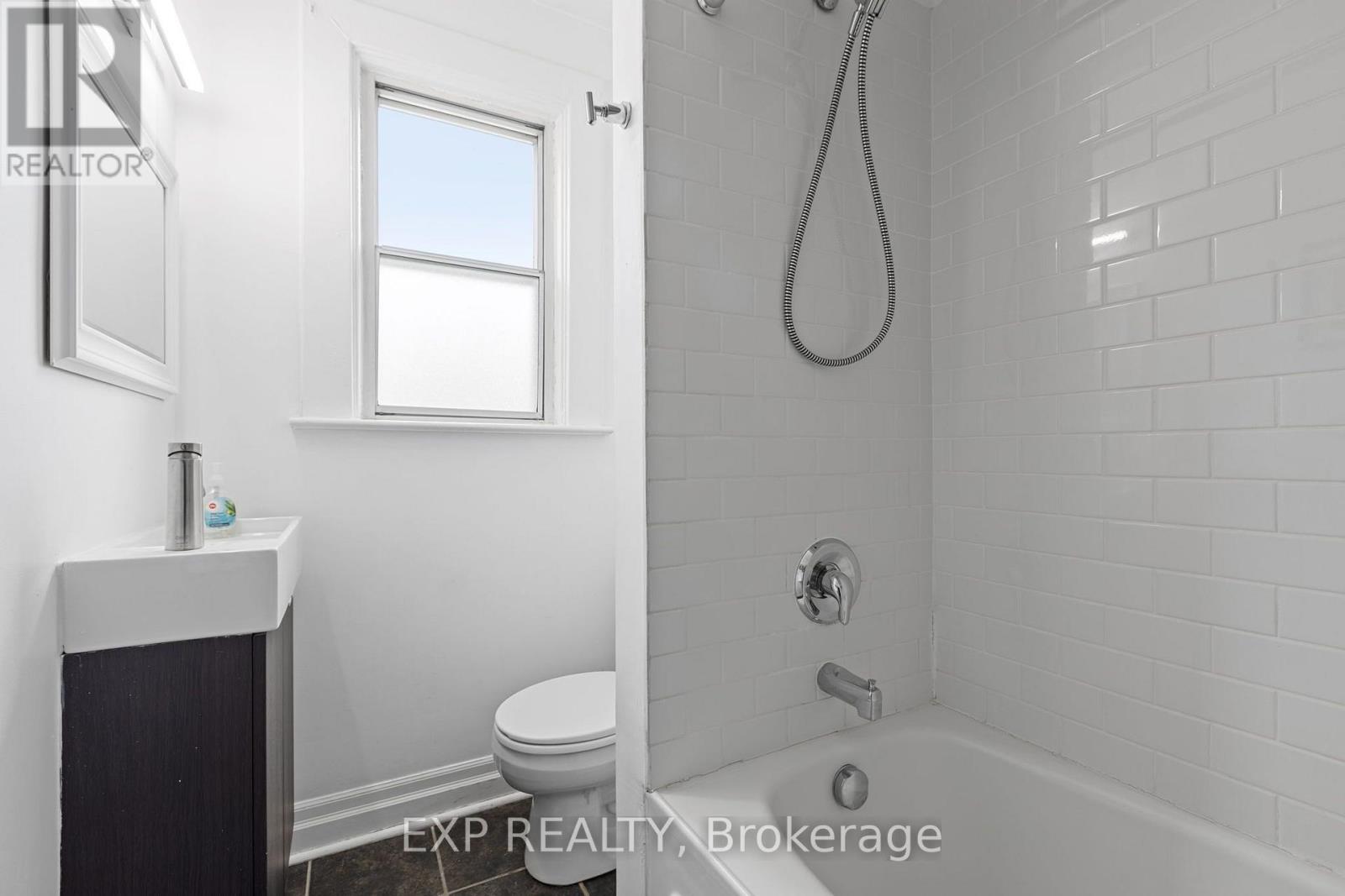 60 PARKDALE ROAD - 12
