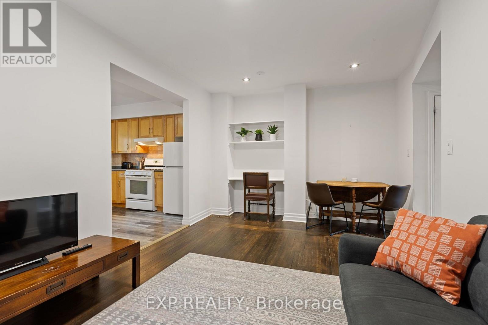 60 PARKDALE ROAD - 21