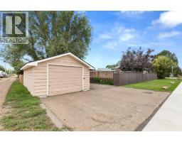 601 3 Street Se, Redcliff, AB T0J2P0 Photo 35