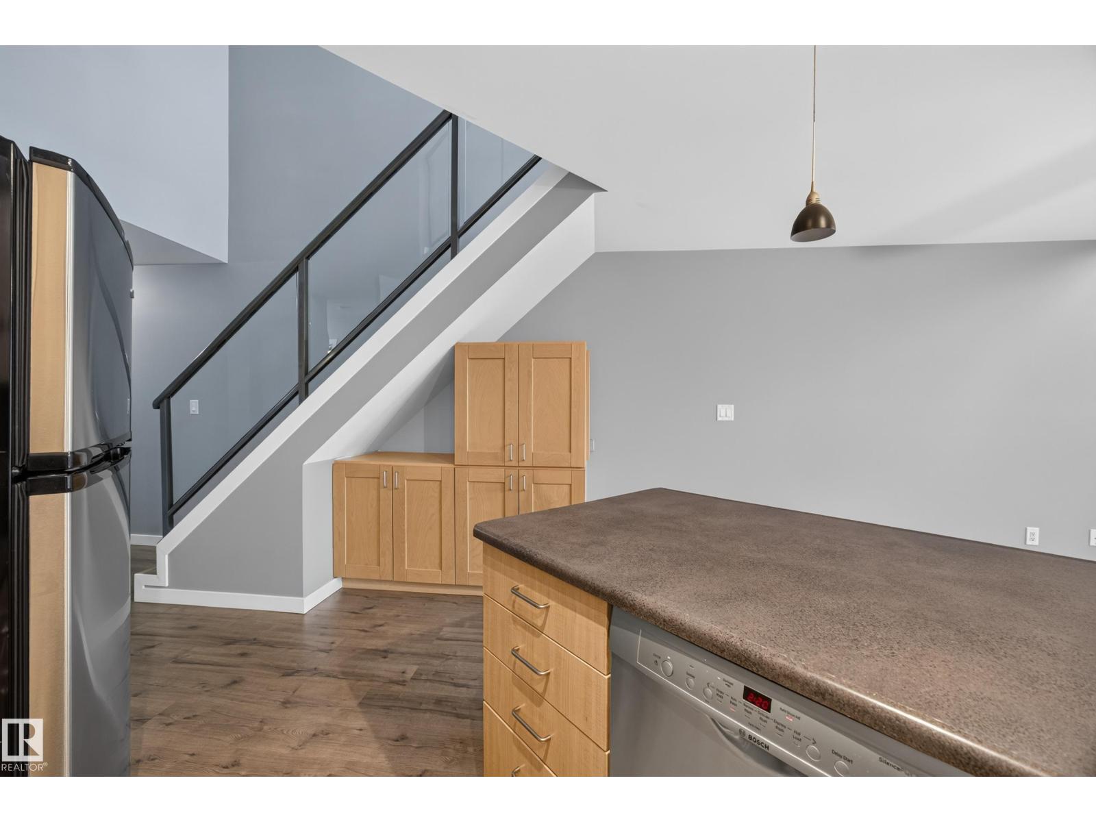 #405 10118 95 ST NW - 10