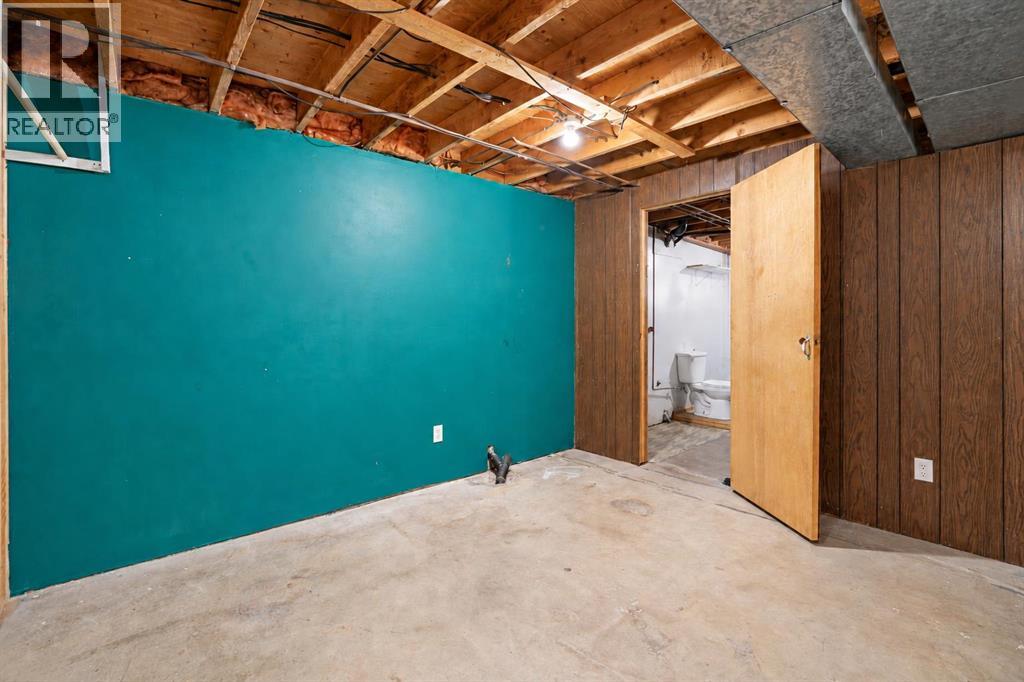 52 9 Avenue E - Image 38