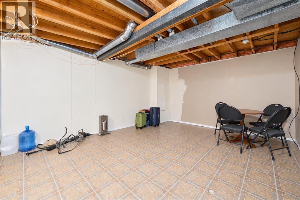 52 9 Avenue E - 36