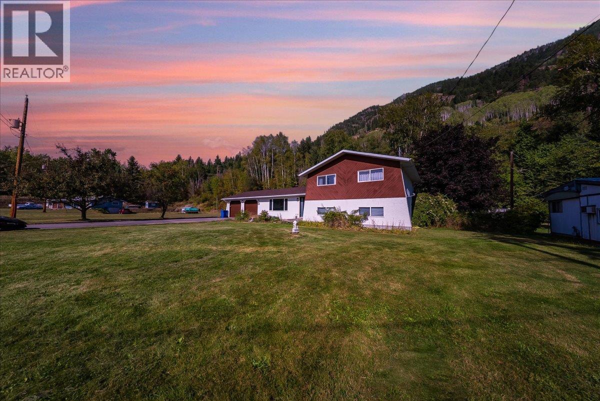 2129 Raspberry Road - 1