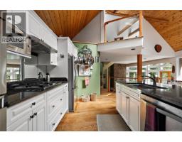 Ensuite - 486 Bluff Way, Mayne Island, BC V0N2J2 Photo 10