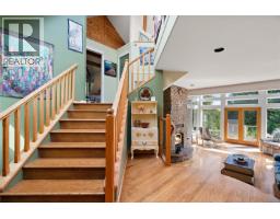 Living room - 486 Bluff Way, Mayne Island, BC V0N2J2 Photo 14