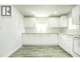 3076 Sandwich Unit# Upper, Windsor, ON N9C1A4 Photo 10