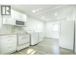 3076 Sandwich Unit# Upper, Windsor, ON N9C1A4 Photo 13