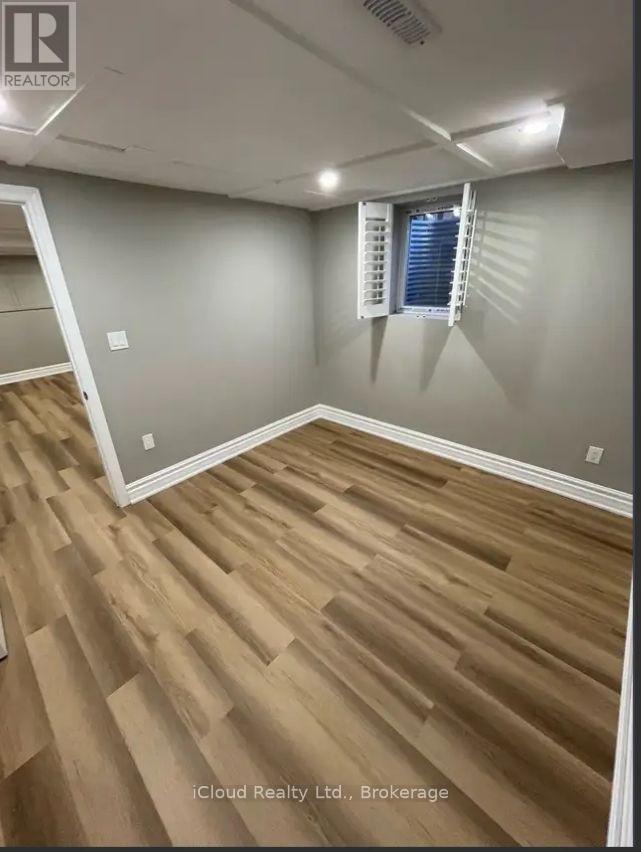 60 TORRANCE WOODS - Image 11