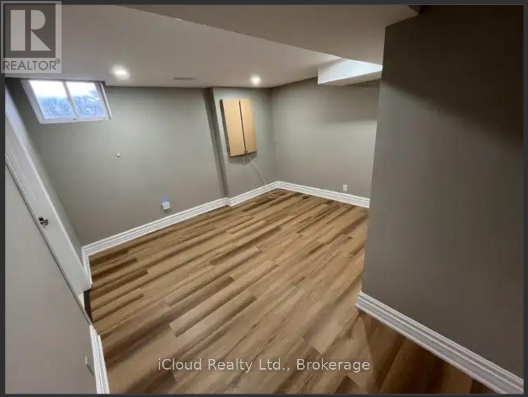 60 TORRANCE WOODS - Image 13
