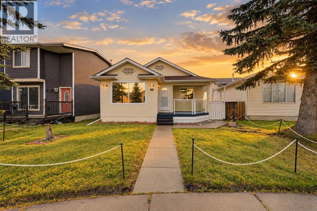 228 Taradale Close NE - 1