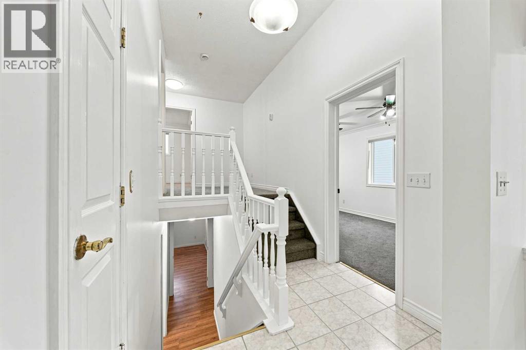 228 Taradale Close NE - 12