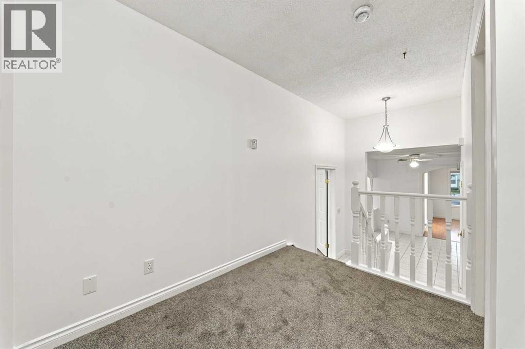 228 Taradale Close NE - 13