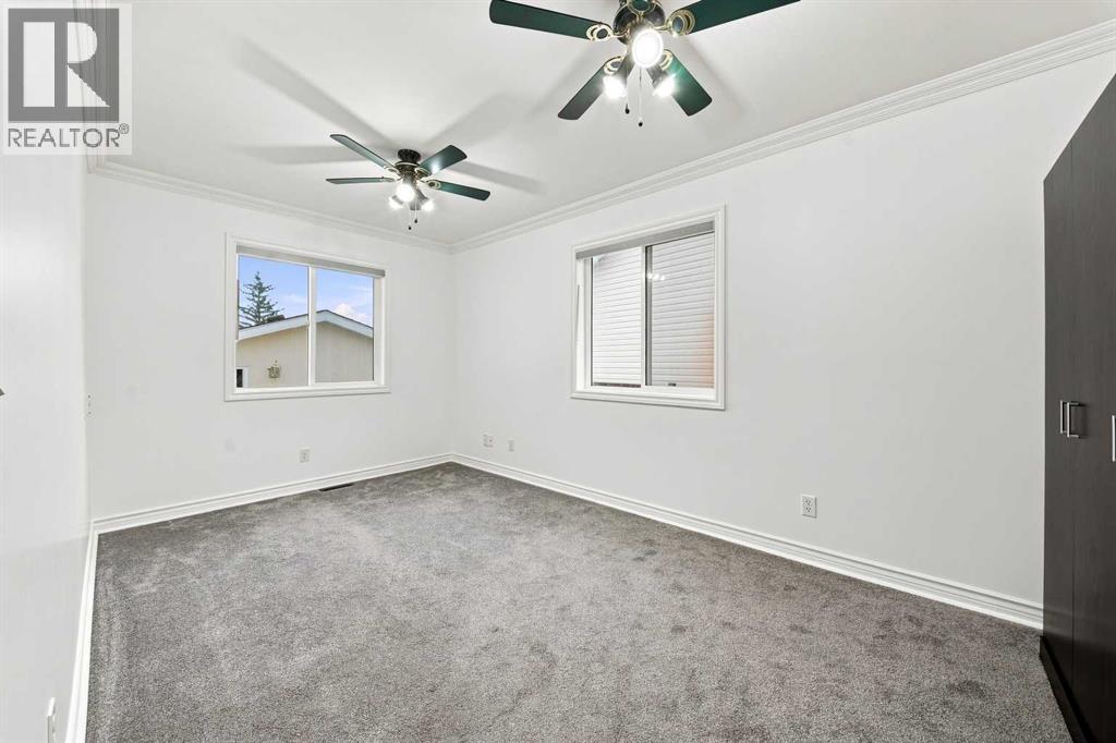 228 Taradale Close NE - 19