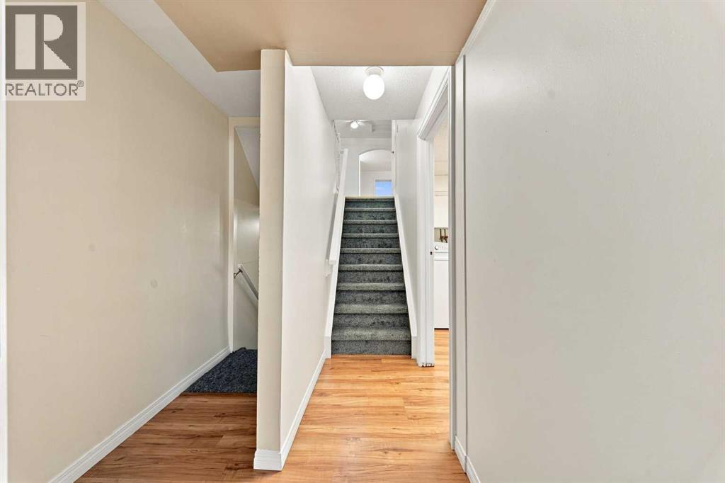 228 Taradale Close NE - 20