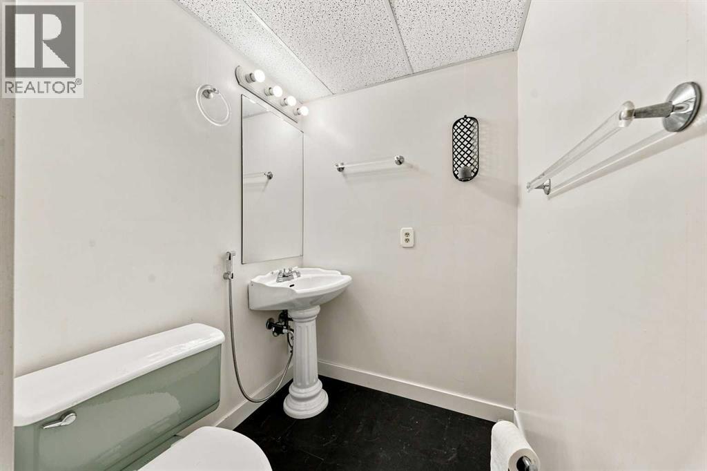 228 Taradale Close NE - 22