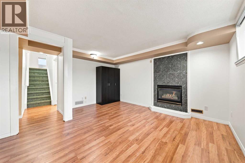 228 Taradale Close NE - 23