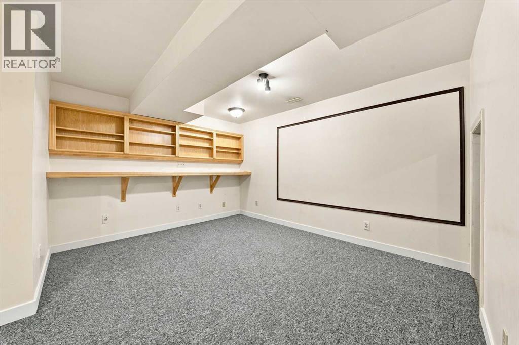 228 Taradale Close NE - 24
