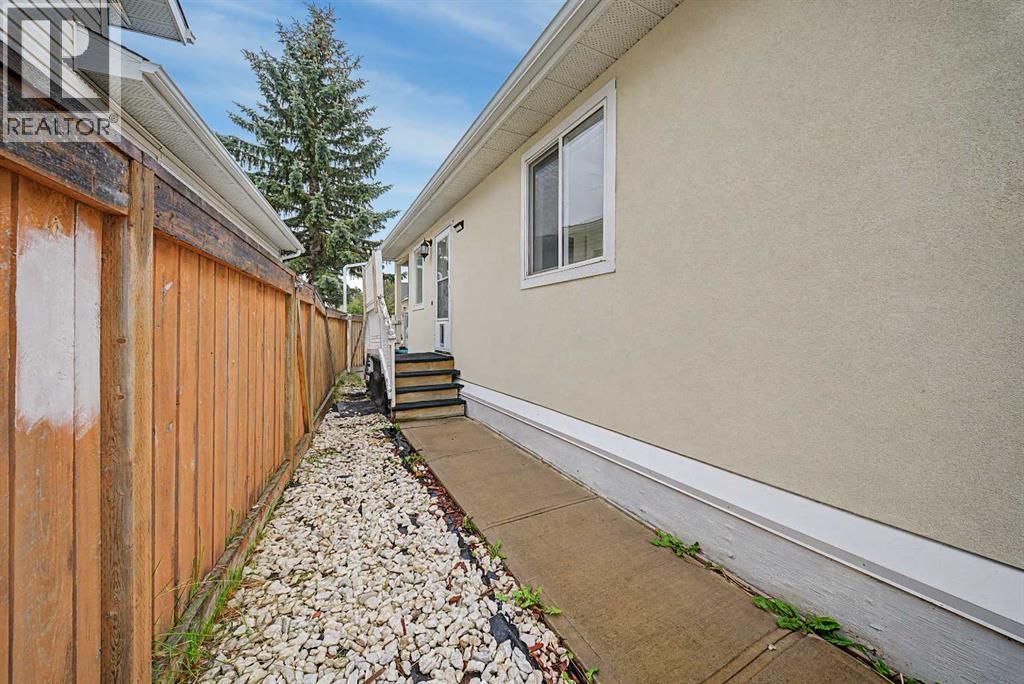 228 Taradale Close NE - 26